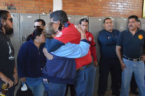 A la manifestación acudió la hermana del bombero fallecido.