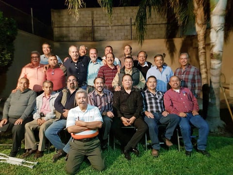 02042017 EMOTIVO REENCUENTRO.  Alumnos de la Generación 70 - 73' de la Escuela Técnica Industrial de Coahuila, ETIC #79: Cipriano Altamirano, Víctor Saucedo Escobedo, Prof. Evencio Hernandez, Octaviano Sánchez Sánchez, Pablo Morales, Leonardo Muñoz Carreón, Ángel Palafox, Gerardo Arguijo, Cosme Marentes Muñoz, Ramon Durán, Ernesto Blanco, Javier Rivera Gómez, José Quintero García, Francisco Huitrón Benítez, Emilio Nafarrate Parra, Leonel Córdova, Juan José Aguirre Astorga, Octavio Morales López, Jorge Casas, Rafael Escárcega y Armando Salas.