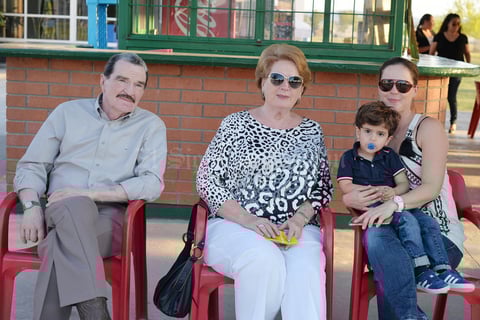 03042017 EN CONVIVENCIA.  Luis, Margarita, Laura y Matías.