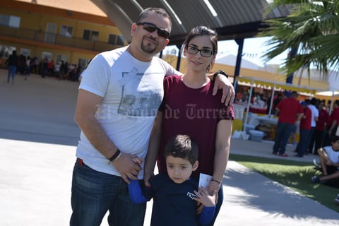 02042017 EN FAMILIA.  Gustavo, Claudia y Rodrigo.
