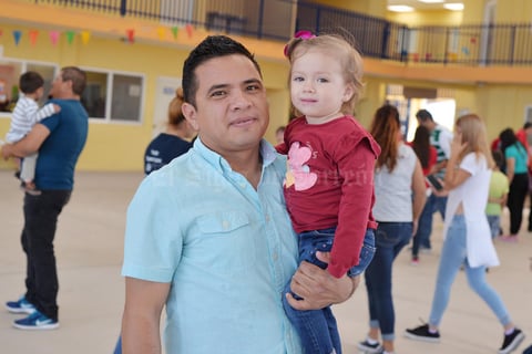02042017 GRATOS MOMENTOS.  Humberto y Ximena.