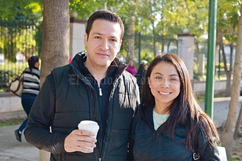 03042017 EN PAREJA.  Mauricio y Lucero.