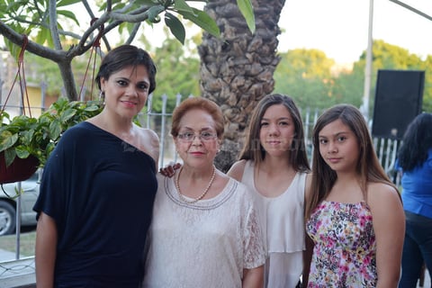 06042017 Dulce, María del Carmen, Dulce y Sofy.