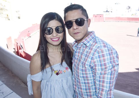 06042017 Karen Botello y Abraham Espinoza.
