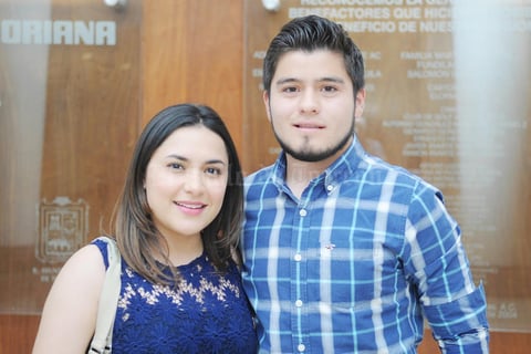 06042017 EN EL TEATRO.  Ana Lucía y José Manuel.