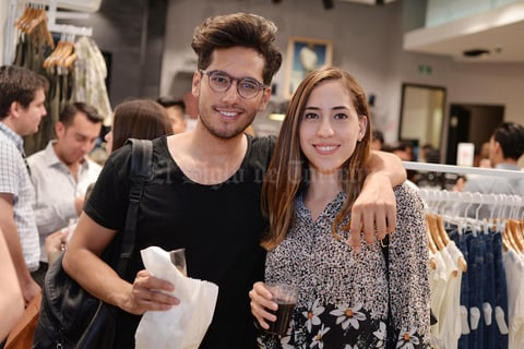 07042017 EN PAREJA.  Mauricio y Jenifer.