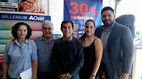 08042017 EN INAUGURACIóN.  Dina, David, Rubén, Yocelyn y Jorge.