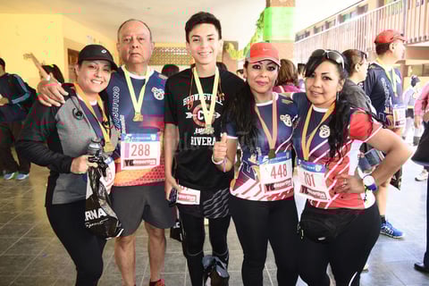 08042017 CRUZAN LA META.  Azucena, Óscar, Rafael, Vero y Sagrario.