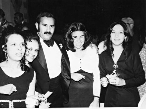 09042017 Sr. Aurelio Muñoz Ramírez y Sra. Ma. Victoria Valenzuela de Muñoz. Este pasado 3 de marzo, celebraron su 60 aniversario de bodas en compañía de sus hijos y nietos.