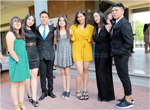 09042017 Lorena Taboada, Gabriela Lara, Alejandro Macías, Daniela Bustamante, Debanhi de la Cruz, Nayeli Solorio y Junior Robles.