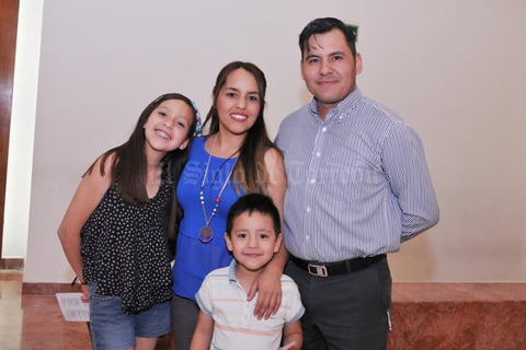 11042017 Maevi, Evan, Yari y Luis.