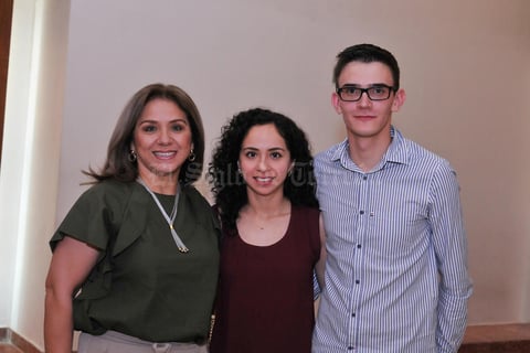 12042017 Micaela, Gisela y Julián.