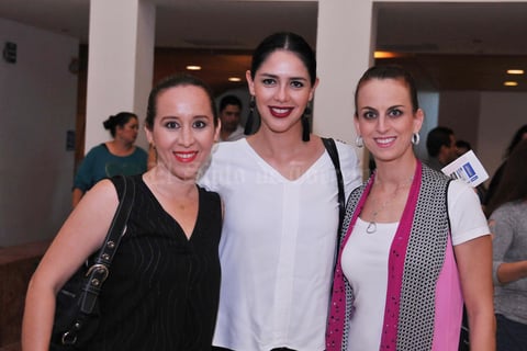 12042017 Claudia, Amine y Sofía.