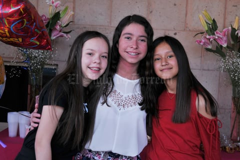 14042017 Marifer, Ale, y Valeria.