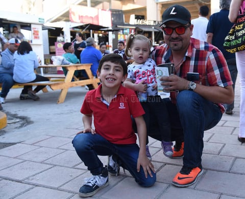 Alessandro, Isabela y Carlos