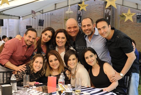 Con algunos de sus invitados