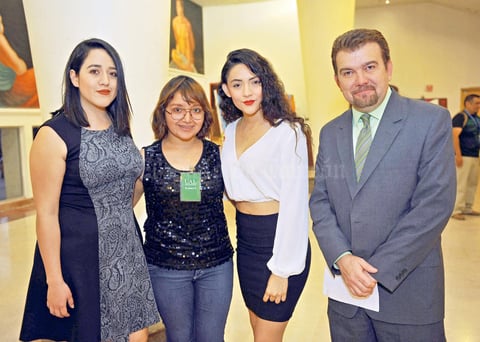 17042017 EN CONFERENCIA.  Daniela Navarrete, Ale Rivera, Esperanza Reyes y Omar Lozano.