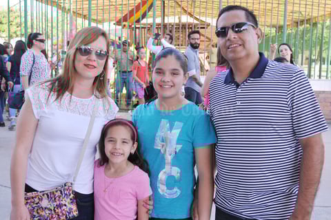16042017 Maritere, Valentina, Maritere y Arturo.
