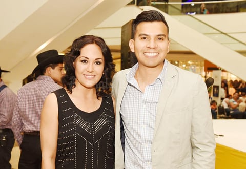 16042017 Luvianka Chairez y Ramón Herrera.