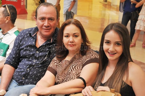 19042017 José Luis, Magdalena y Selene.