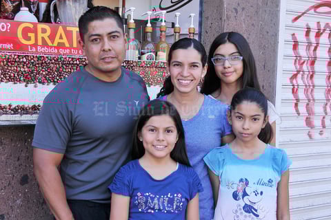 19042017 Familia Fernández Valerio.