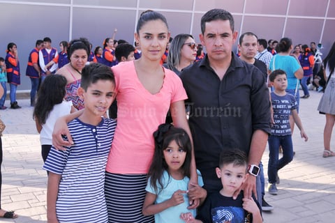 19042017 Familia Contreras Sáenz.