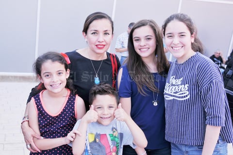 19042017 Familia Sandoval.