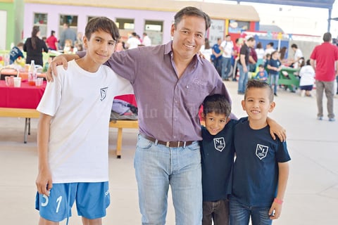 20042017 MUY CONTENTOS.  Julio, Juan Carlos, Abraham y Jesús.
