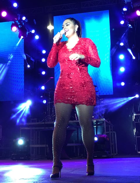 Lo mismo ocurrió con la cantante Yuridia que, como parte de un acuerdo, hizo promoción en Televisa.