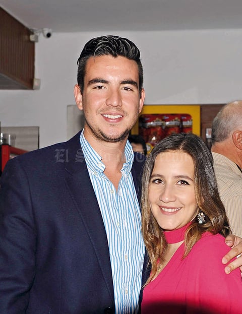 22042017 EN PAREJA.  Armando y Yolanda.