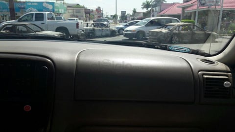 Diversos puntos de la ciudad de Reynosa amanecieron con bloqueos.