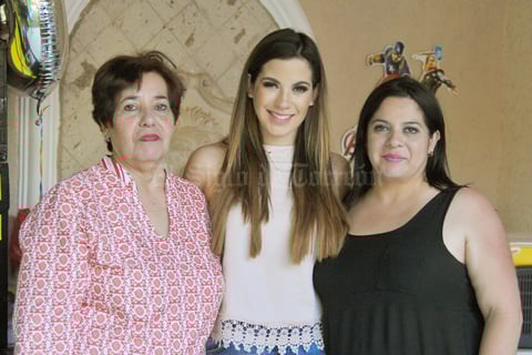 23042017 TRES GENERACIONES.  Maru, Ana y Fabiola.