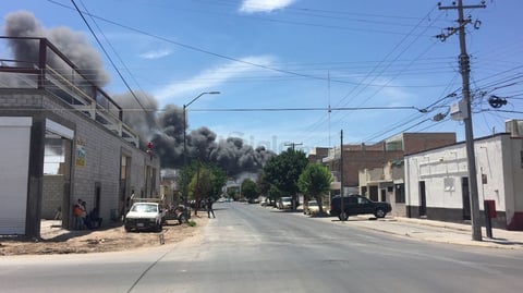 Desde diversos puntos de la ciudad se ha visto la columna de humo.