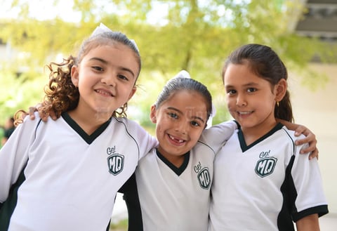 25042017 Valentina, María José y Sara.