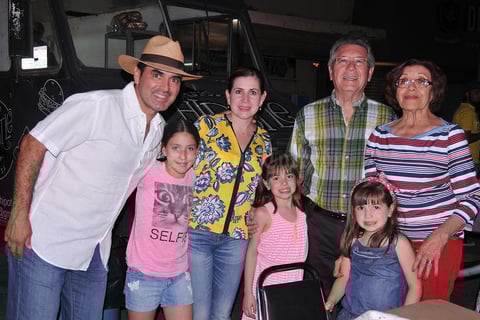 27042017 Héctor, Daniel, Lilia, Jimena, Sofía, Bárbara y Eva Lucía.