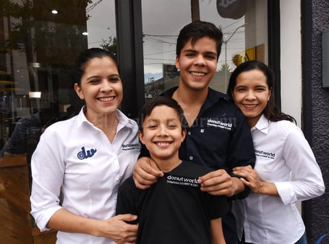 28042017 Ingrid, Arturo, Juan Luis y Selene Ávila.