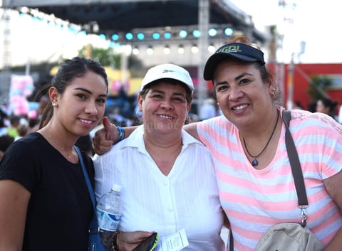 Elba, María Elena y Gaby Martínez Aguado