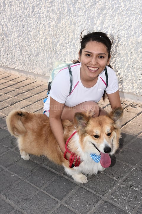 29042017 POSA PARA LA CáMARA.  Lucy.