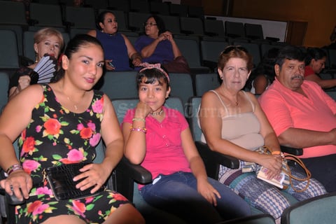 29042017 Daniela, Janeth, Coco y Lázaro.