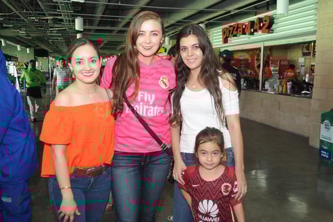 29042017 Evelyn, Mary, Mariel y Malu.