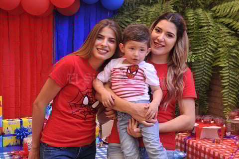 29042017 EN UN OPEN HOUSE.  Itzel Alonso y Rosina Olhagaray.