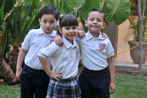 29042017 EN EL COLE.  Diego, María y Gerardo.