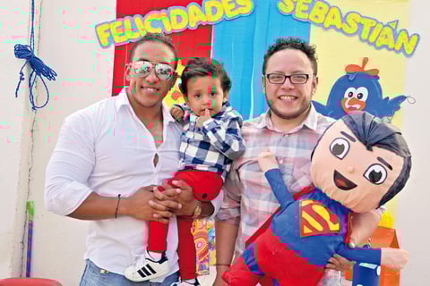 29042017 EN LA FIESTA DE SEBASTIáN.  Pedro, Sebastián y Julián.