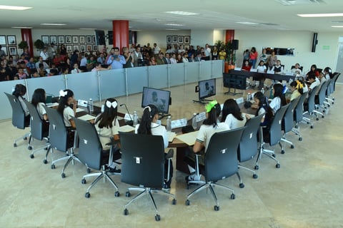 Los niños y niñas fueron regidores y síndicos.