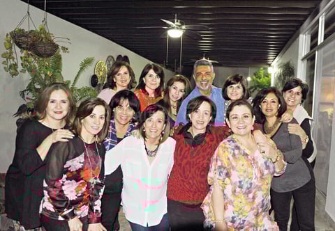 30042017 GRATA REUNIóN.  El grupo de los miercolitos celebrando la vida.