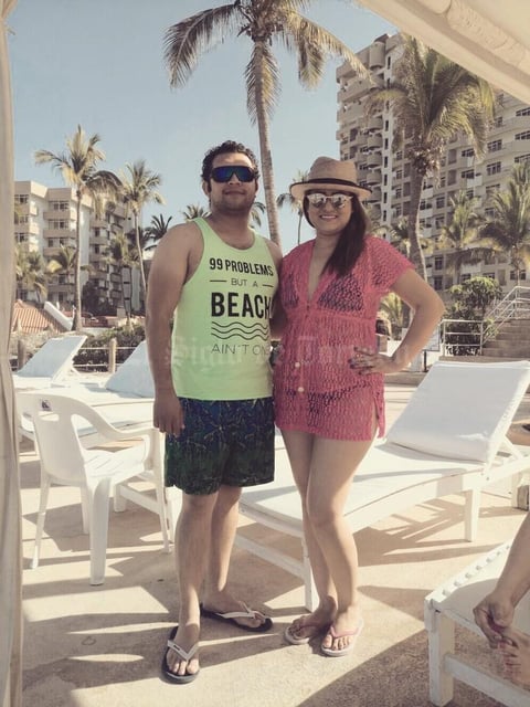 30042017 DE VACACIONES.  Erik y Sandra en Mazatlán.