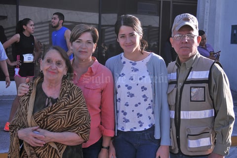 02052017 Esperanza, Pilar, Natalia y Mario.