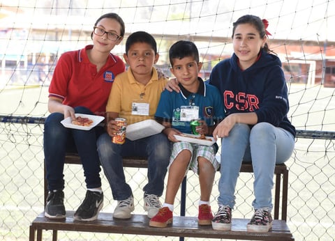 02052017 Dania, Jesús, José Ángel y María Fernanda.