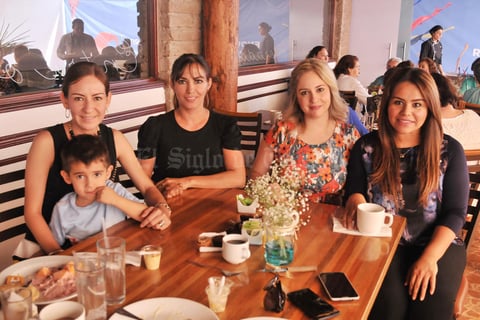 03052017 Marcela, Jesús, Desiré, Gina y Euri.