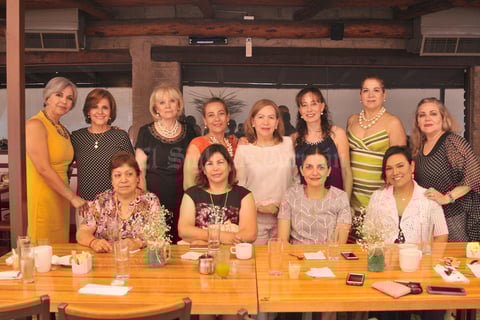 03052017 Las invitadas disfrutaron de una grata tarde.